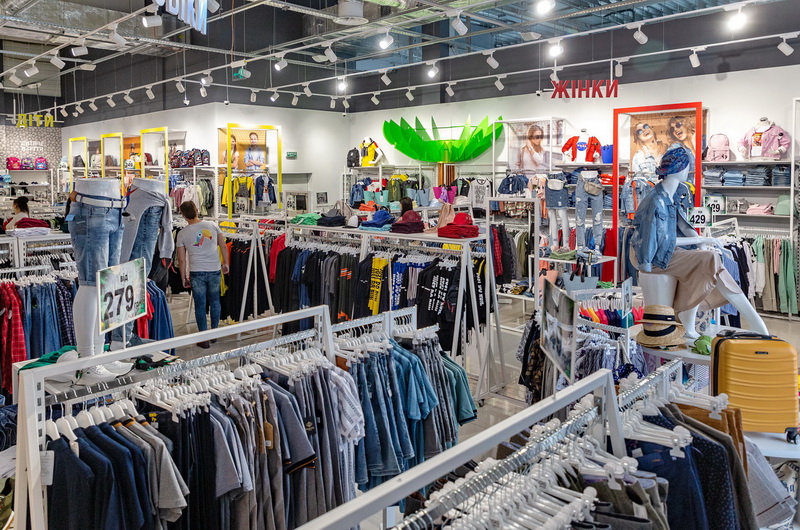 Дизайн магазина одежды BROSCO